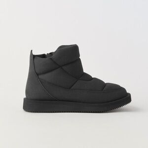 ZARA LINED QUILTED ANKLE BOOTS
Size: 2 (8.2 INCHES) | BLACK
REF. 4110/23